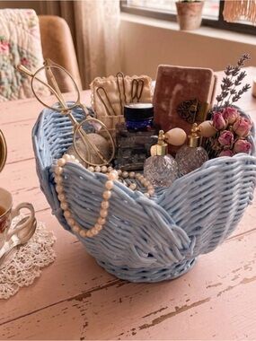 Blue Wicker Basket to put your preferred makeup or jewelry